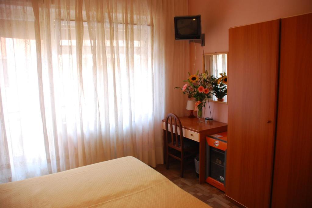 Hotel Colibri Finale Ligure Room photo